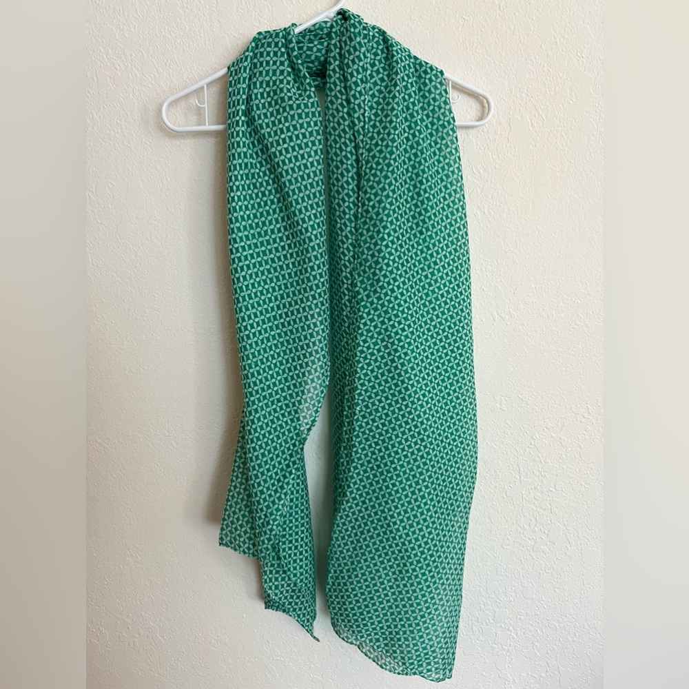 Green & White scarf